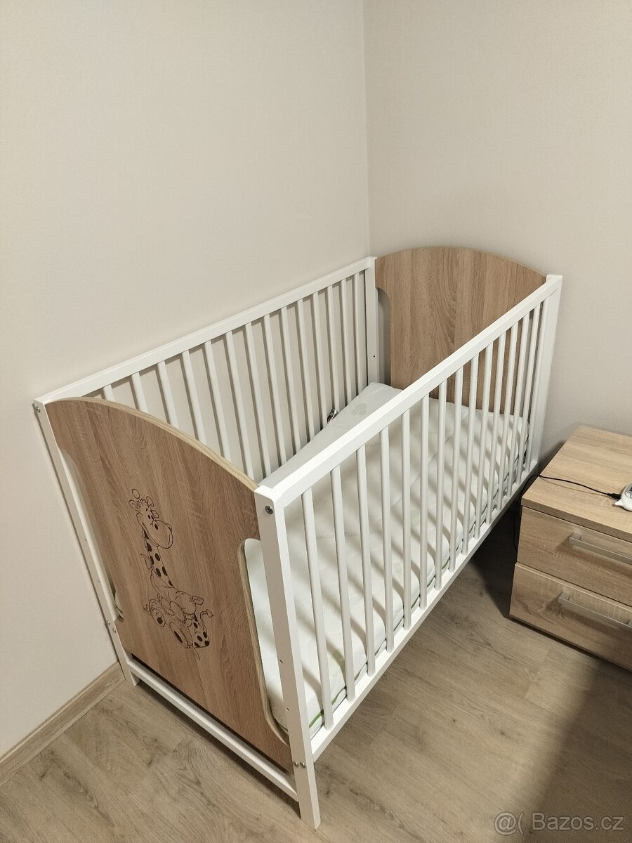 Postýlka včetně matrace a klínku