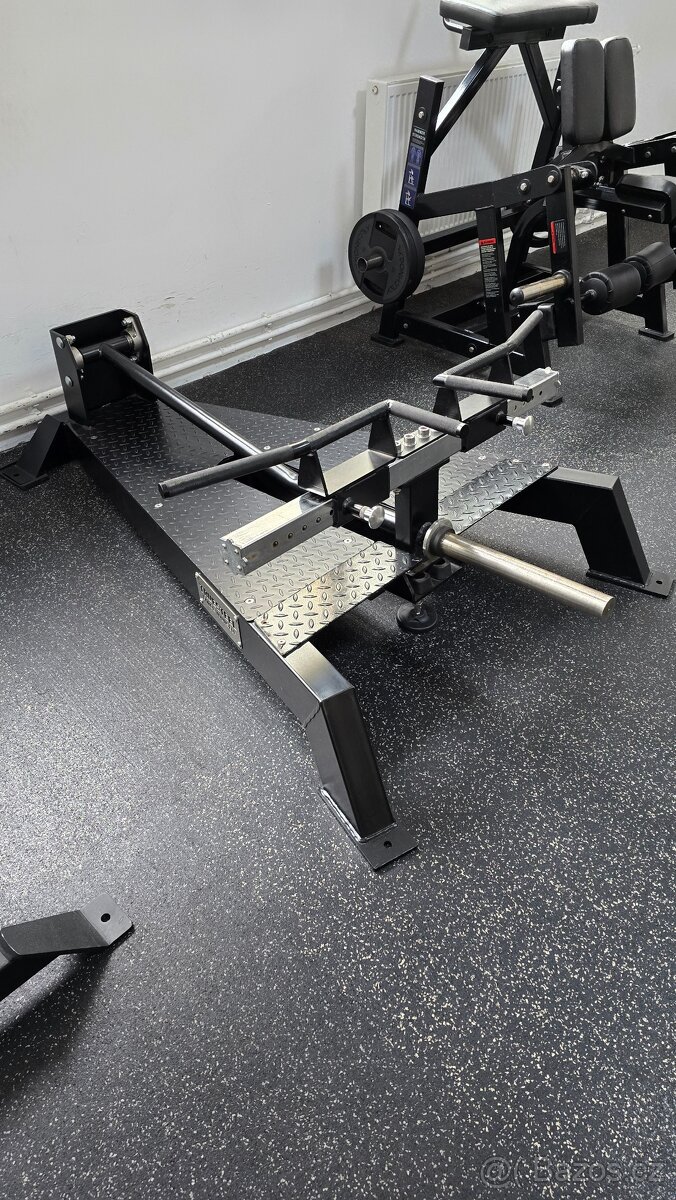 Posilovací stroj T-bar