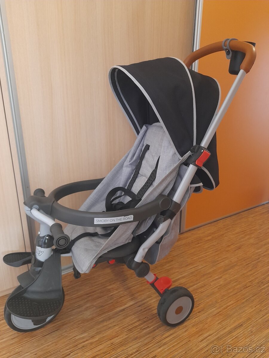 Tříkolka kočárek Smoby on the road