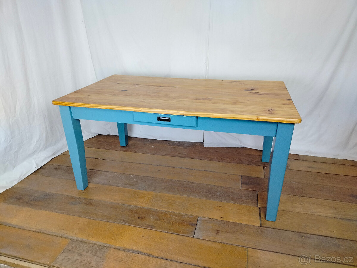 Jídelní stůl - dřevo smrk