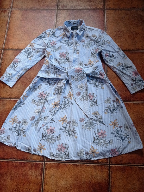 Košilové šaty zn. Mohito vel. 32