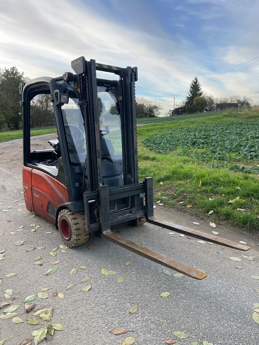 Vysokozdvižný vozík Linde E18-01 386