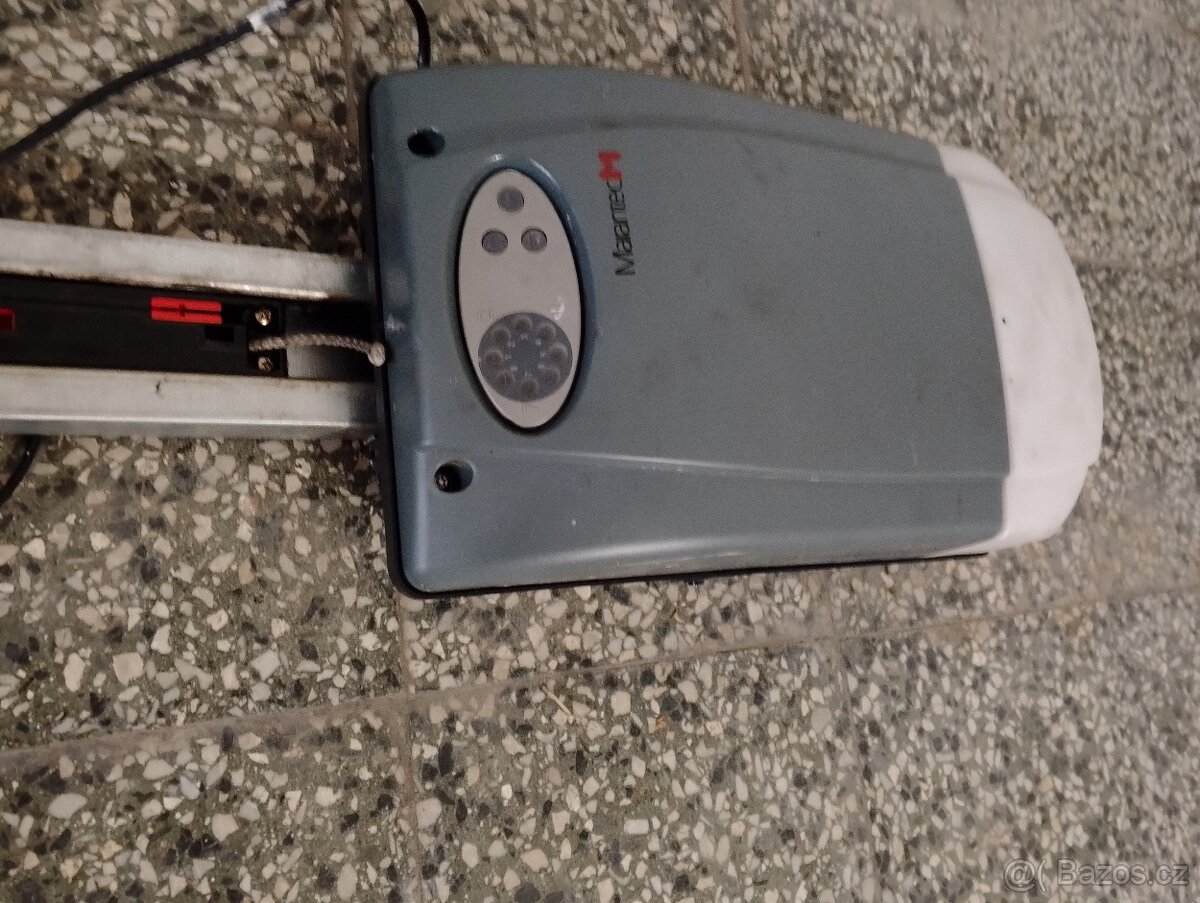 Pohon na garážové vrata