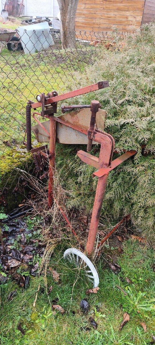 Pojízdný držák na flexu domácí výroby