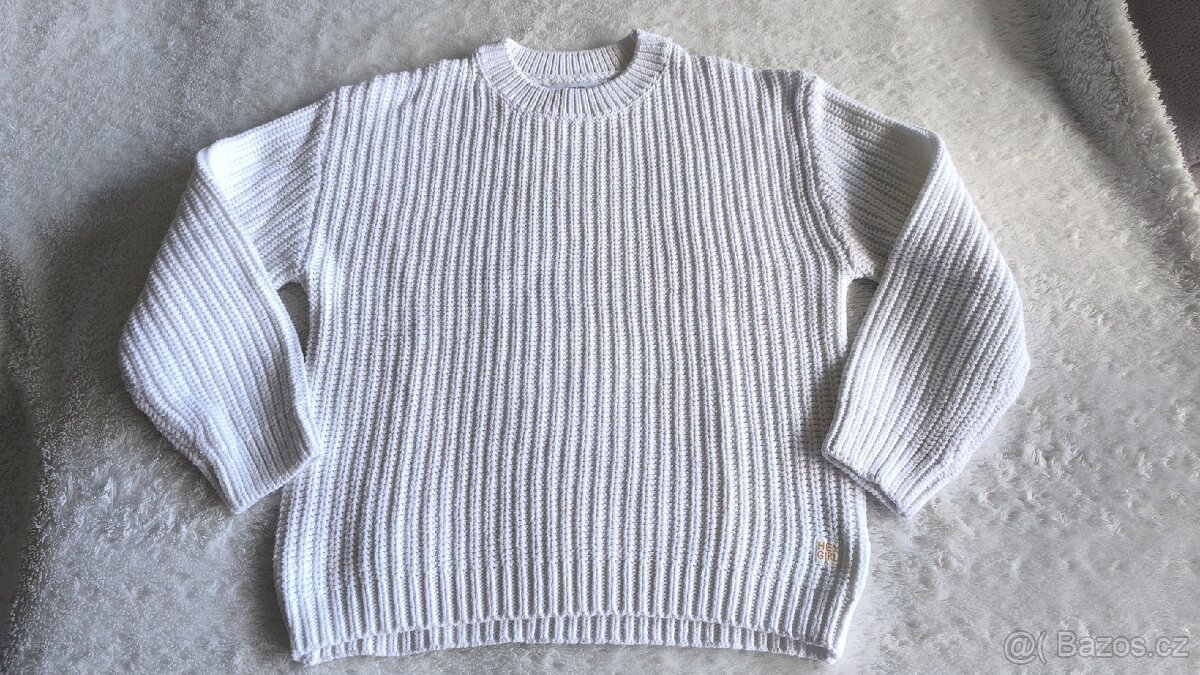 Bílý svetr vel.152