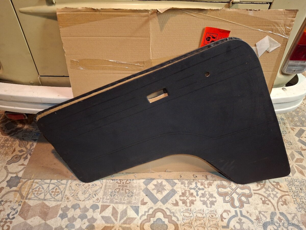 vw transporter t2 tapecírunk / panely předních dveří