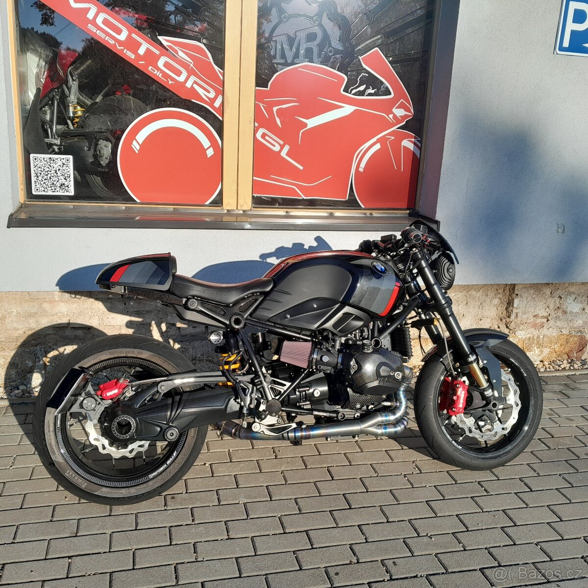 BMW R nineT Custom – Karbonová kola Romix & Kompletní Öhlins