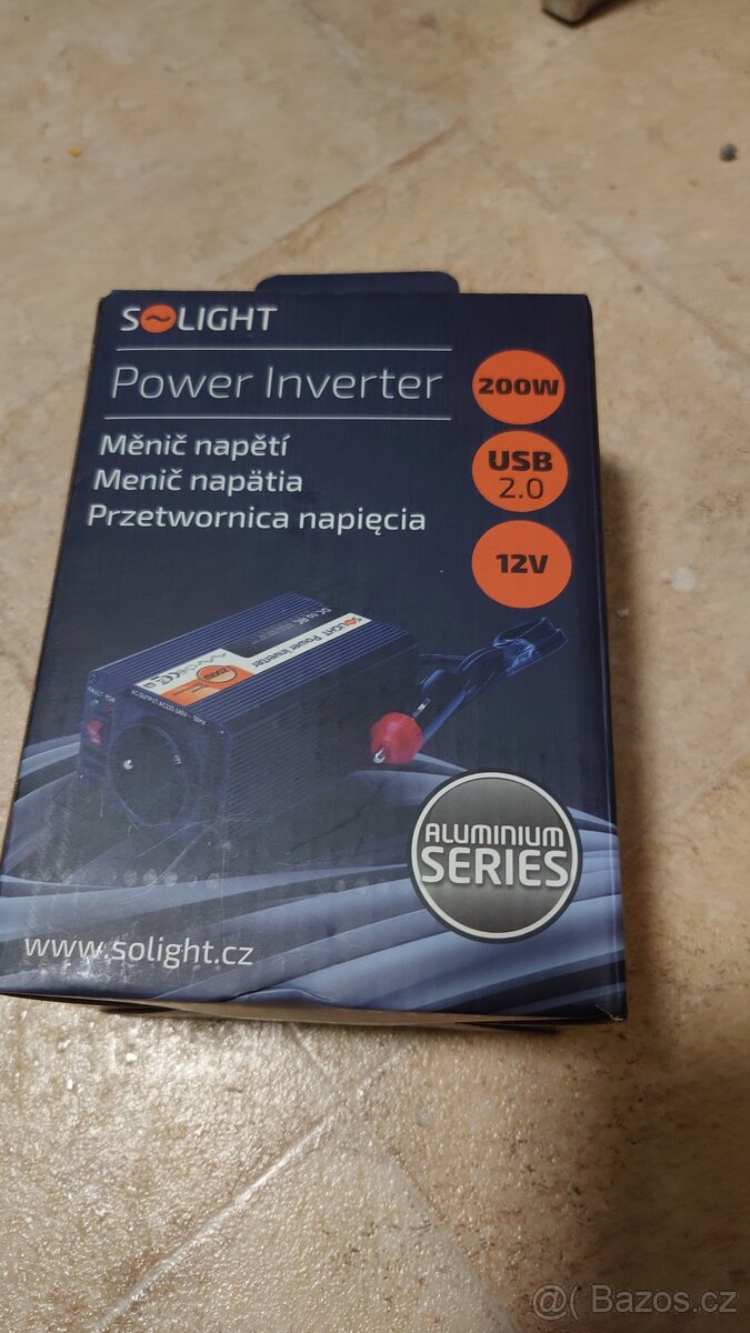 Solight měnič napětí