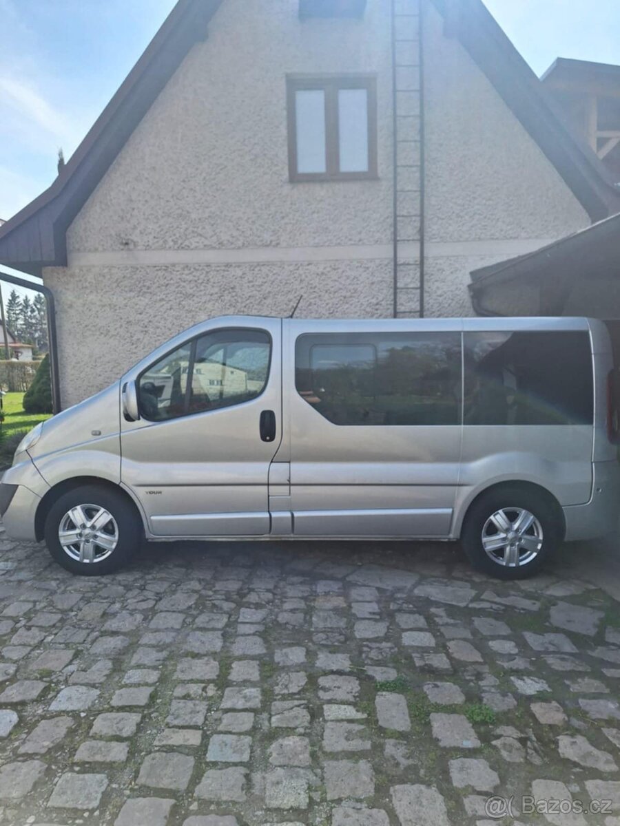 Opel Vivaro Tour