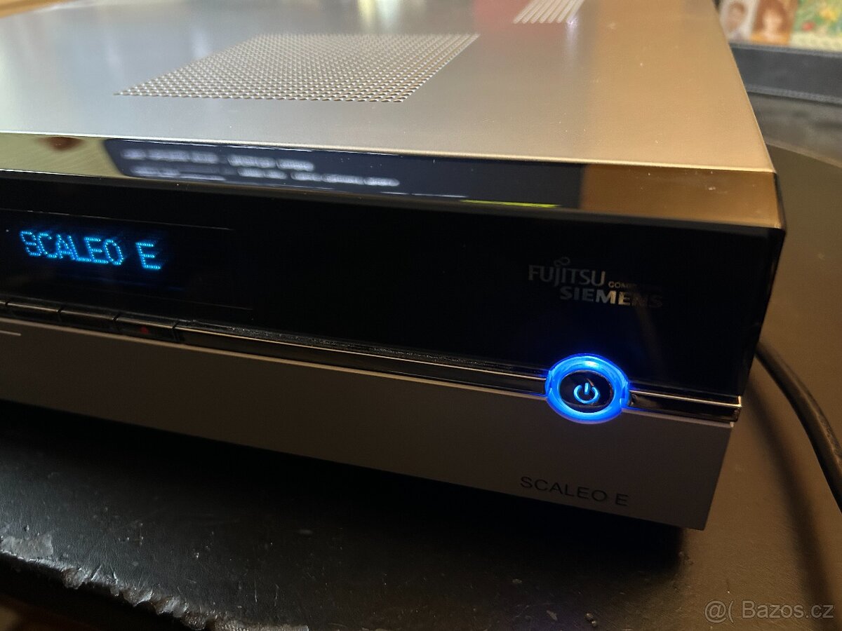 Fujitsu Siemens SCALEO E (Media Center) jako nový