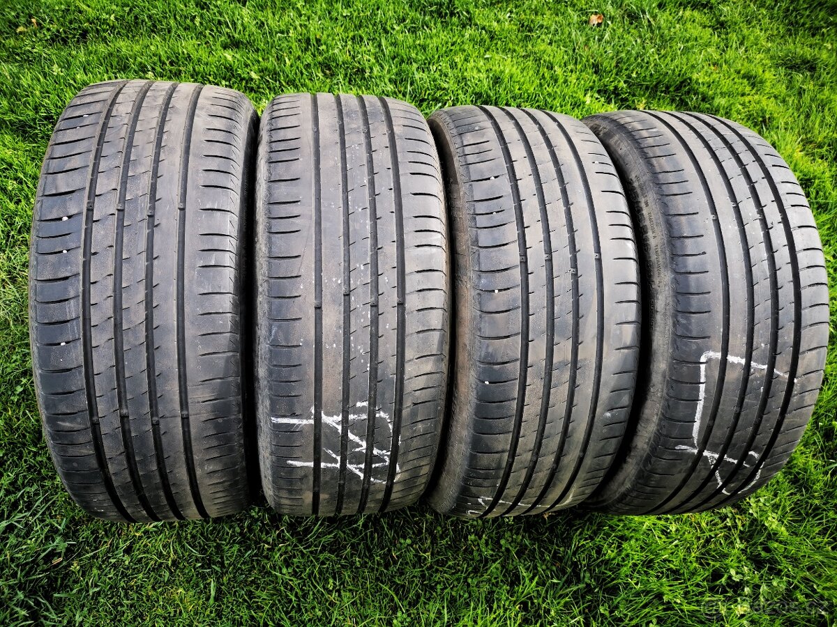 Letní pneu 215/45R16 Kumho Ecsta HS61