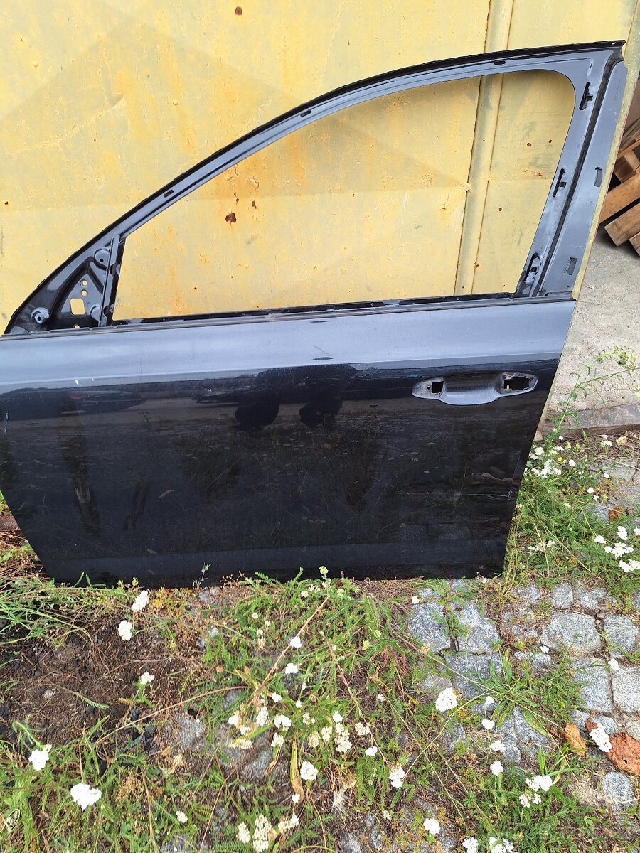 Dvere levy predni Skoda Octavia 3