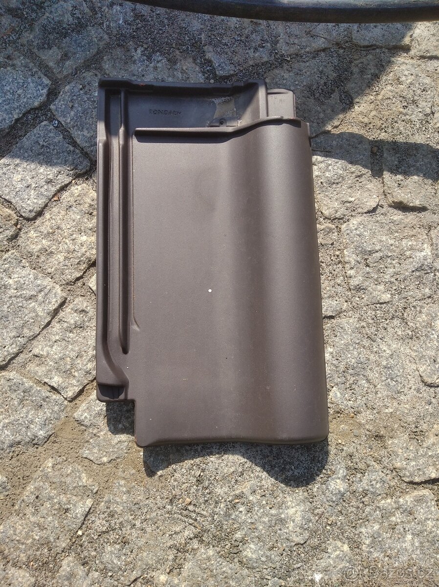 TONDACH Samba 11 černá matná