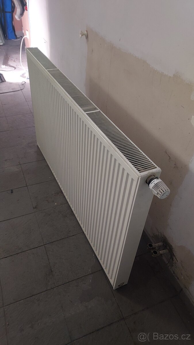 Deskový radiator 100x900x1600mm