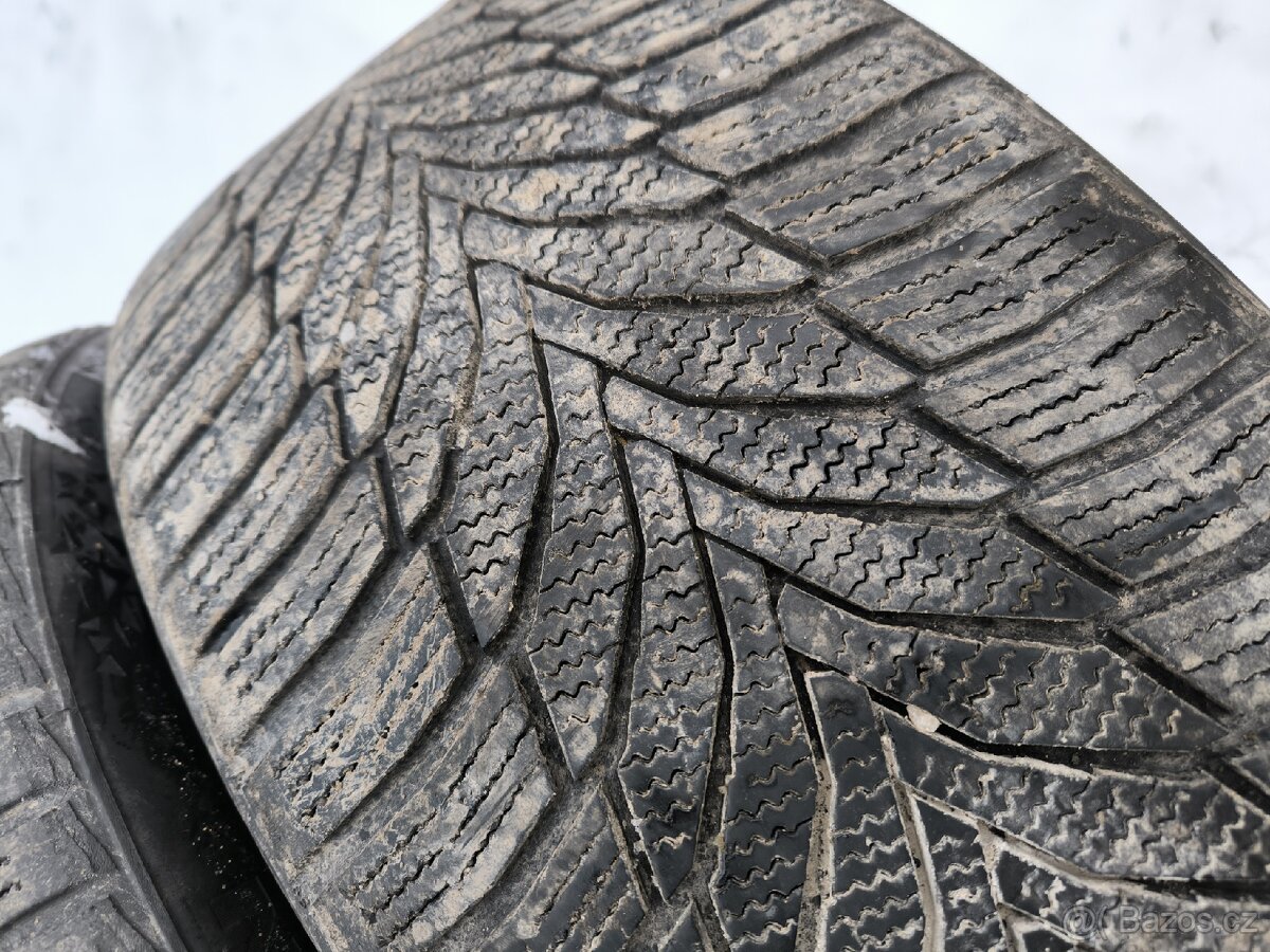 Nexen 245/40/18