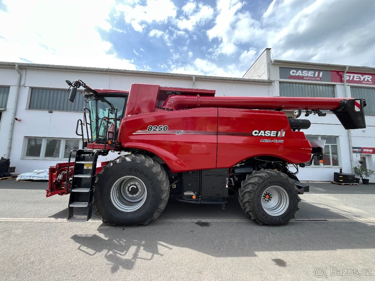 Sklízecí mlátička Case IH AF8250