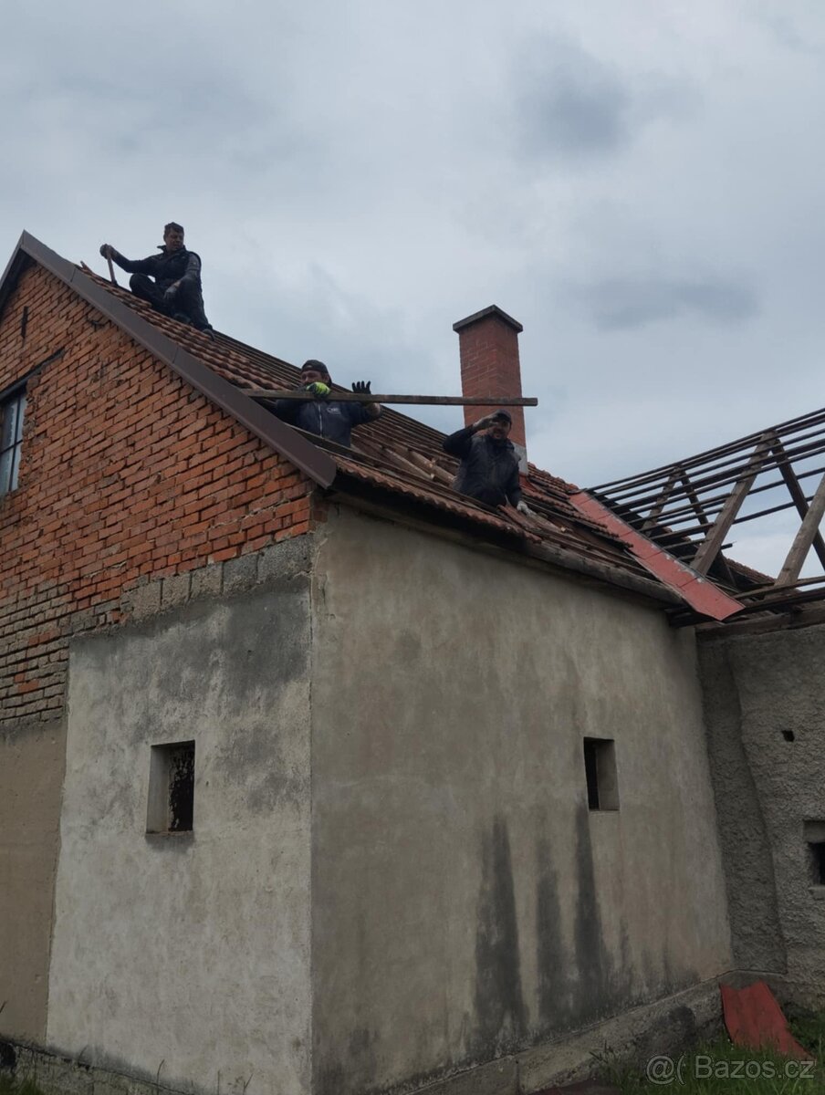 Pálené plné cihly za odvoz,60 let staré