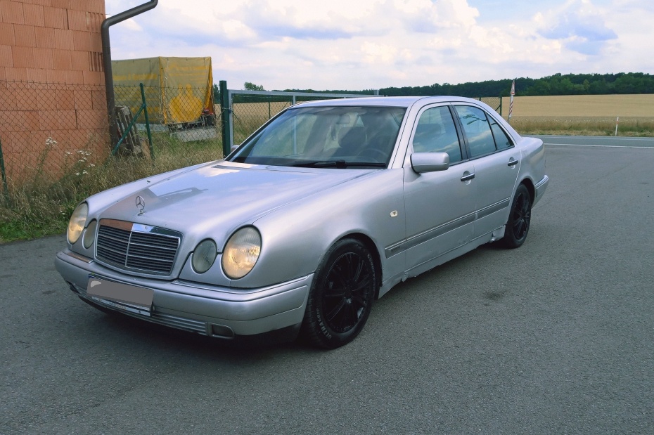 Mercedes W210 2.2 CDI rv 99 elegance