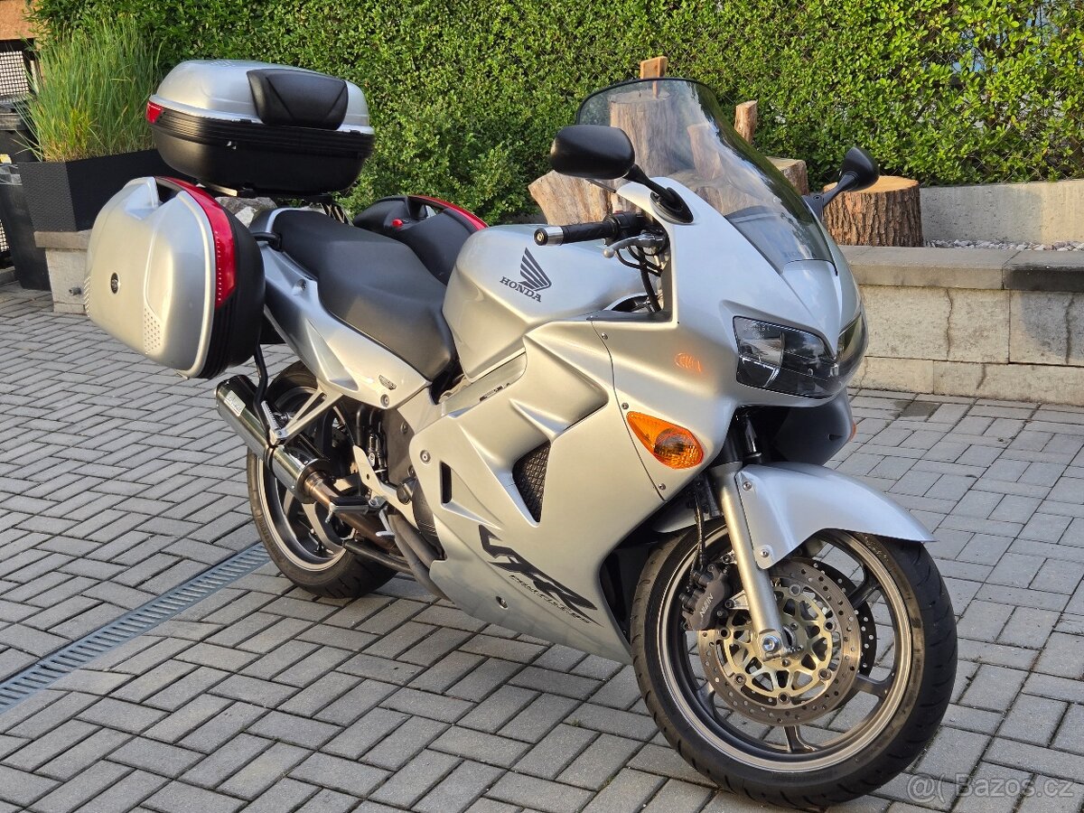 Honda VFR 800fi RC46 TOP výbava a stav