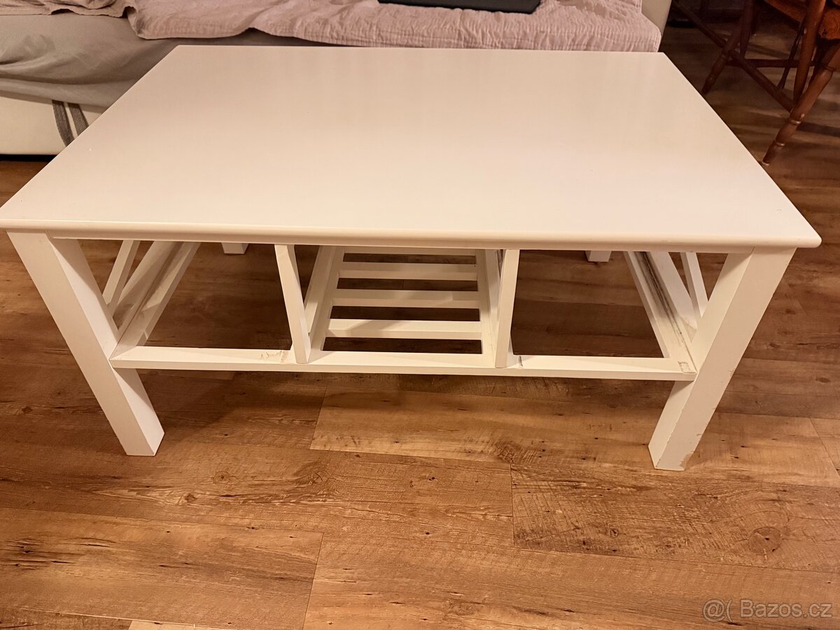 Bílý konferenční stolek IKEA
