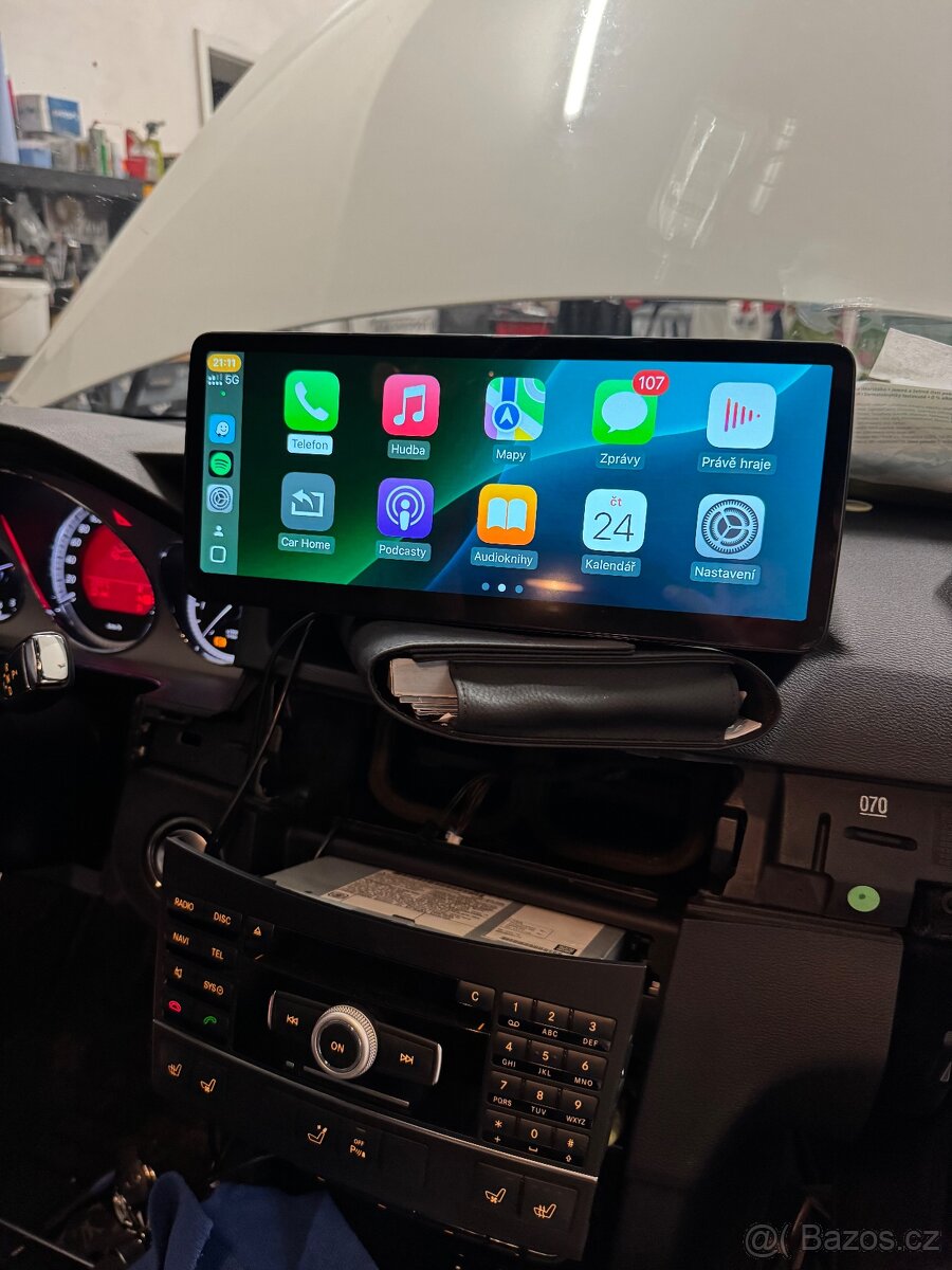 Mercedes E W212 Linux 12.3" displej rádio