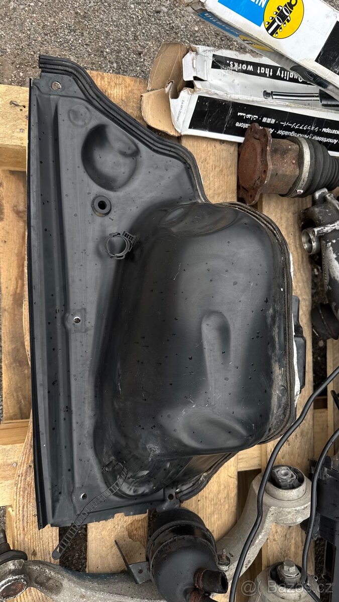 Tepelný kryt Audi A4 B8