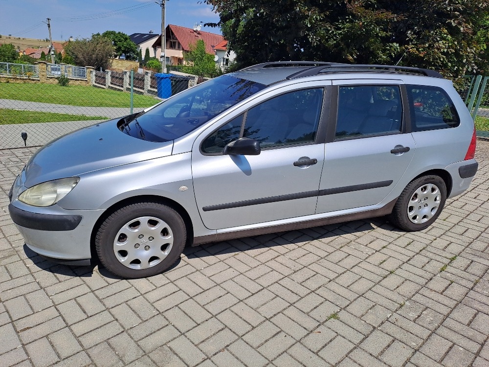 Prodám Peugeot 307 Kombi 2.0 l, tažné zařízení