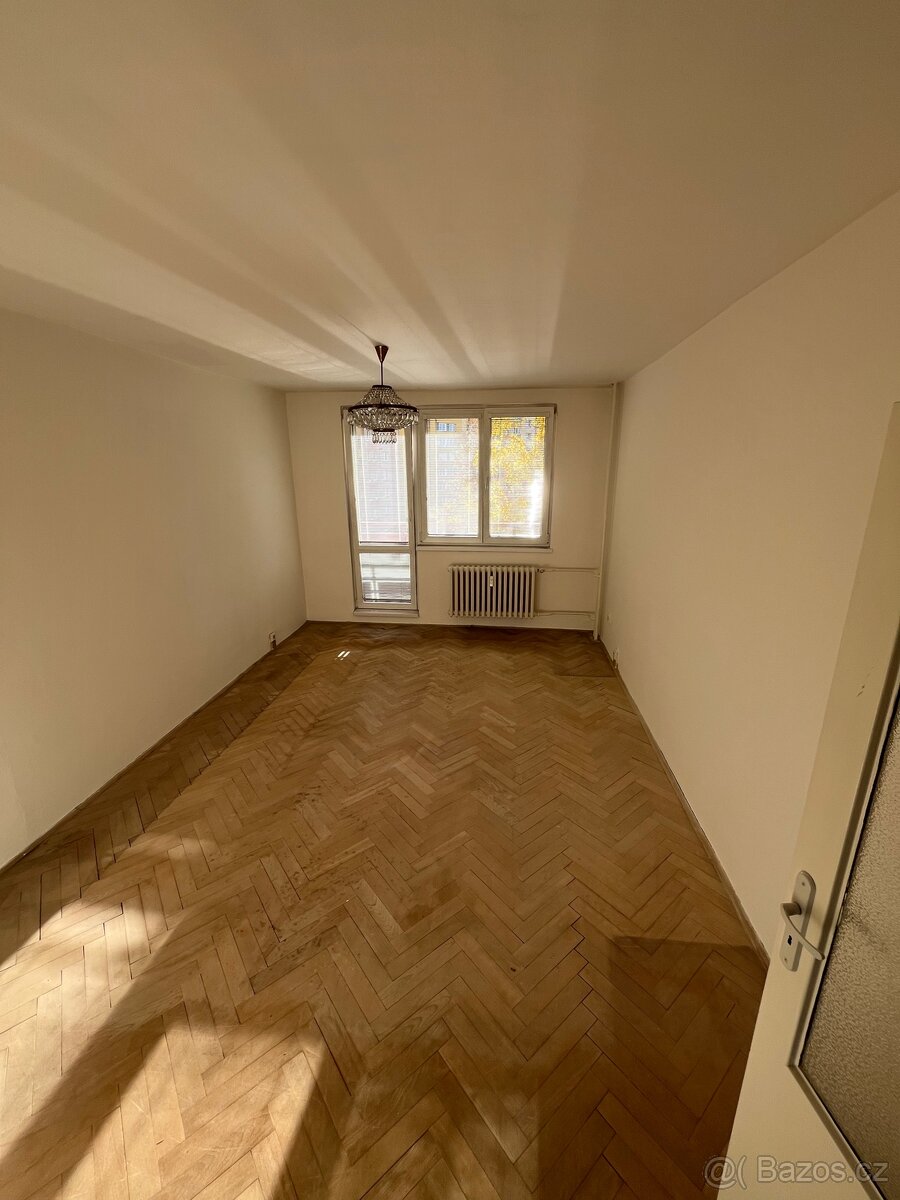 Pronájem bytu 2+1 - ul. Josefa Brabce s balkónem