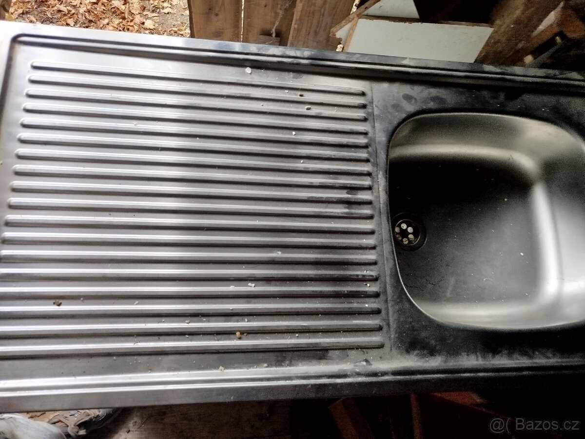 Prodám nerezový dřez nepoužívaný