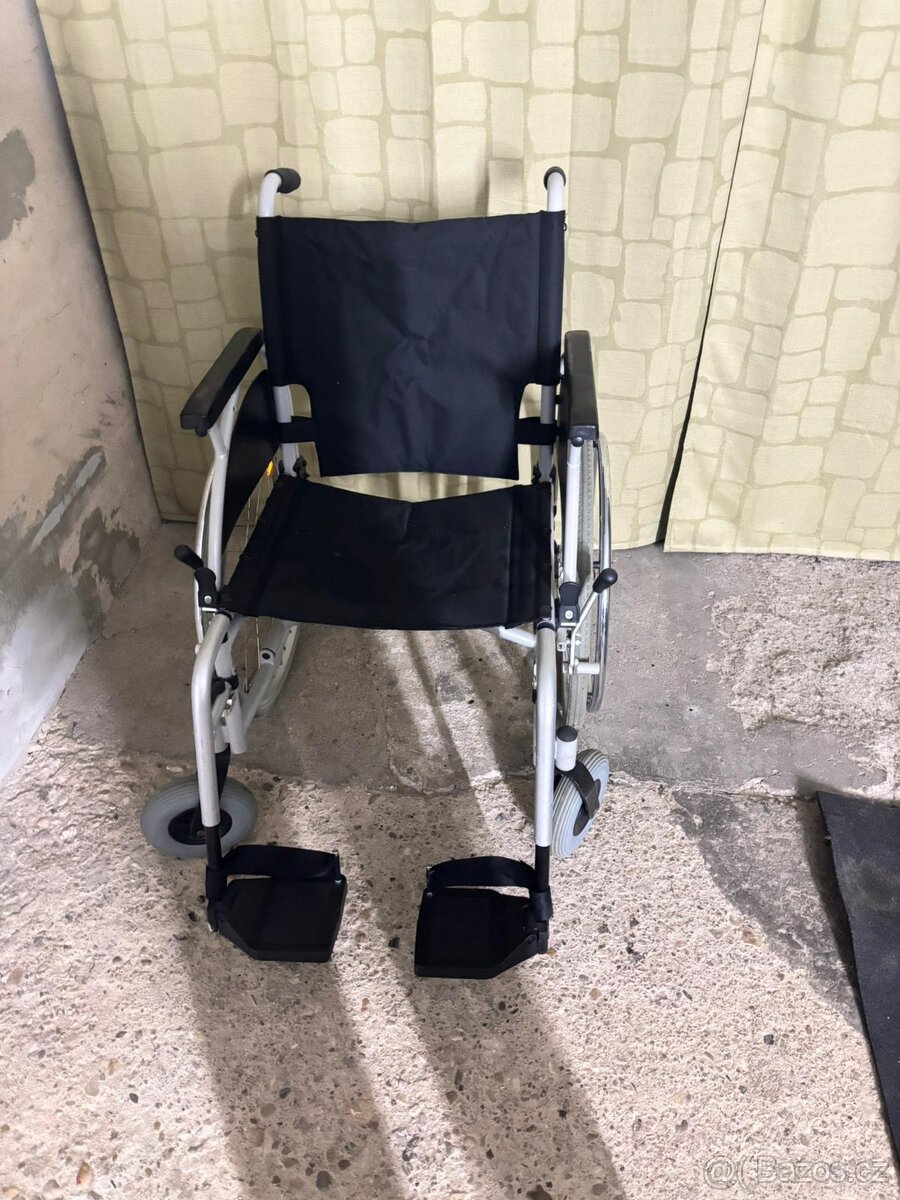 Invalidní vozík