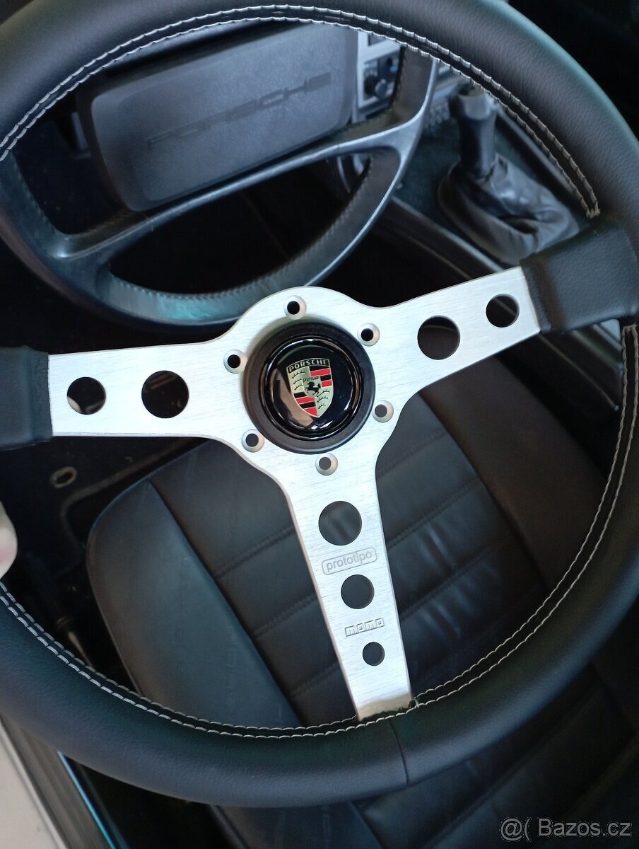 Porsche volant Momo prototipo