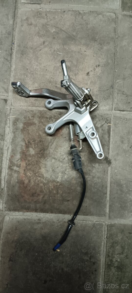 Pravé áčko na yamaha r3