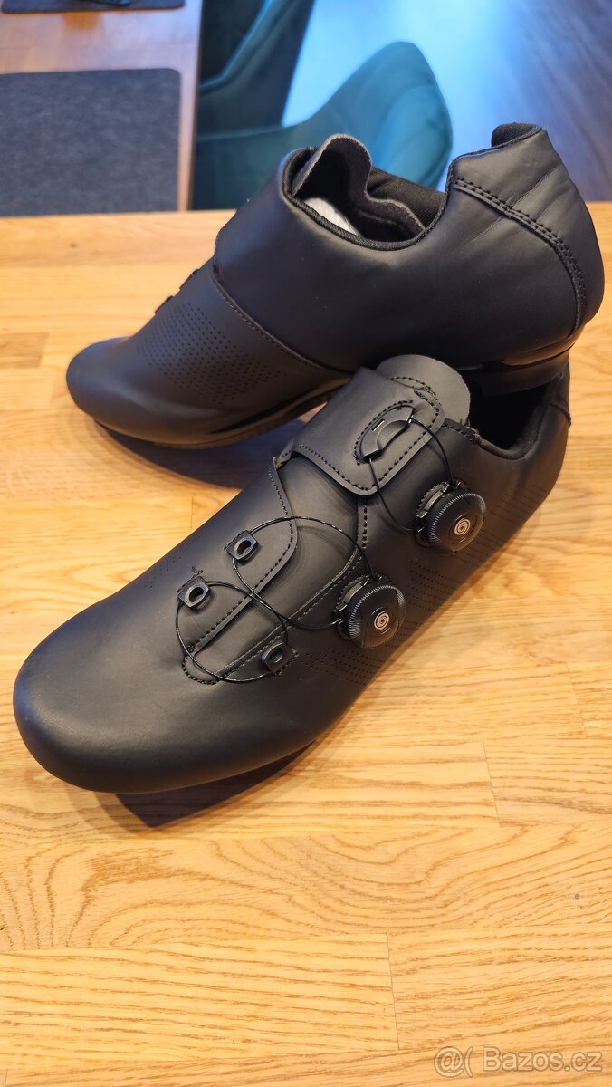 Nové nenošené cyklo silniční boty SPD vel 47 - 2x BOA lock