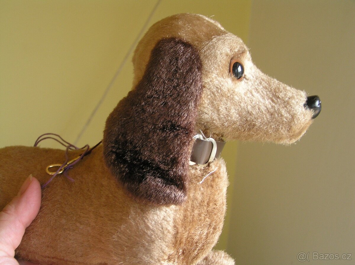 Mechanická hračka - jezevčík