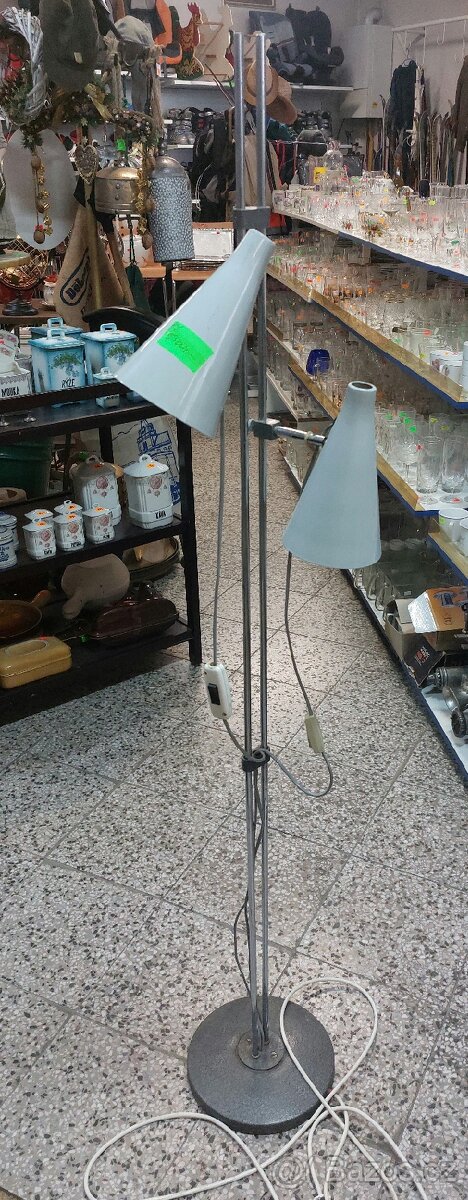 Stojací lampa Lidokov