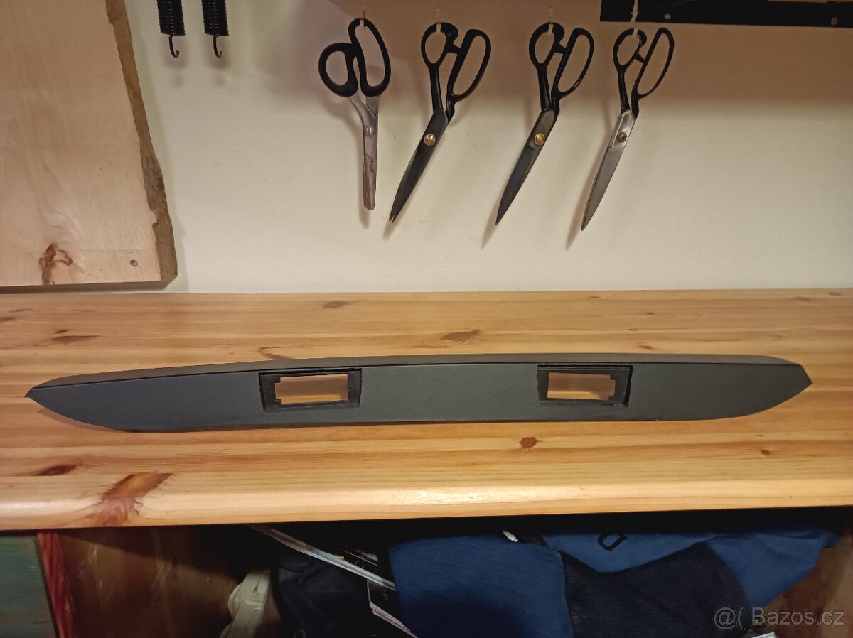 Lišta nad SPZ pro Sprinter 906