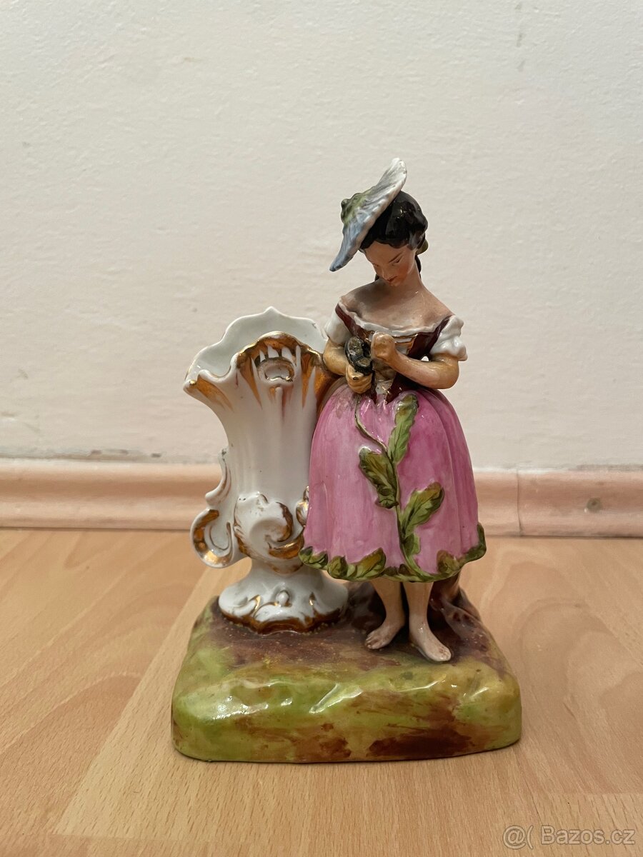 Porcelánová soška Loket