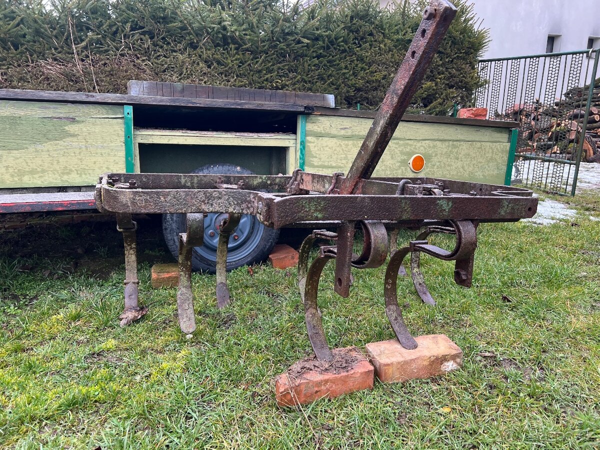 Kultivátor za malotraktor