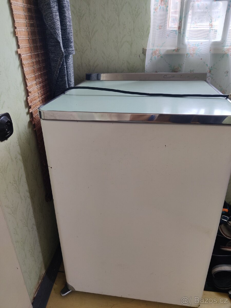 Stará lednice Calex