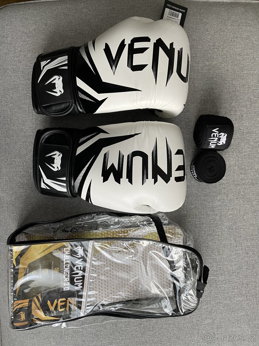 Boxerské rukavice Venum + 2x bandáze Venum