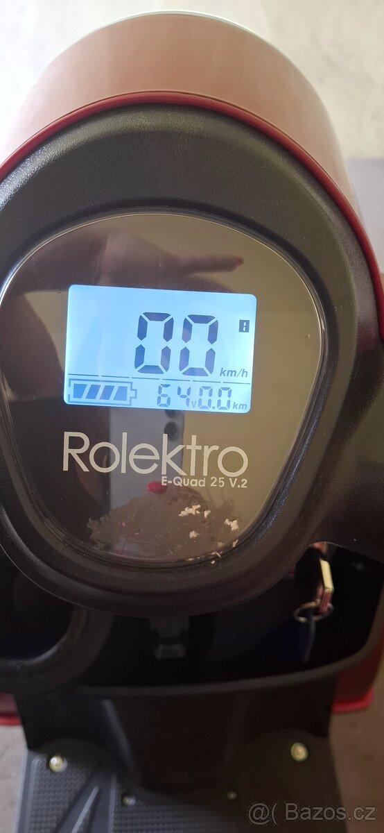 Invalidni elektrická čtyřkolka