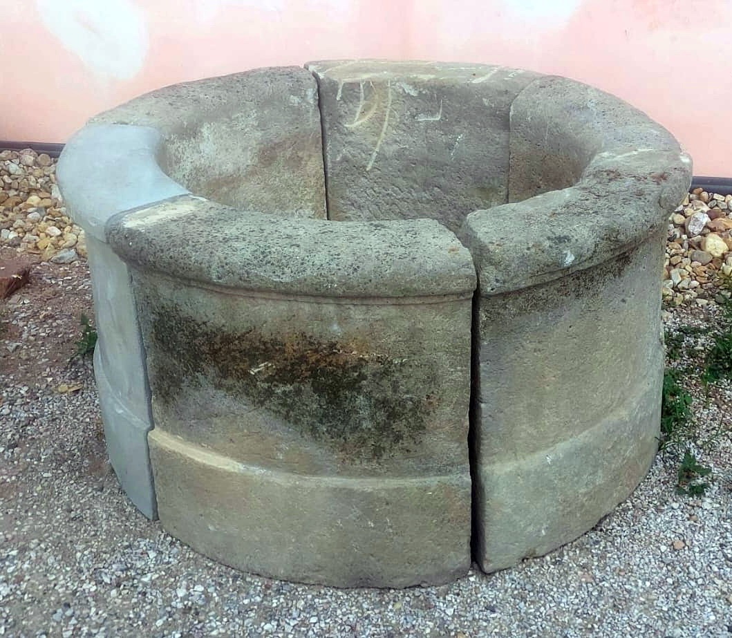 Kamenná studna
