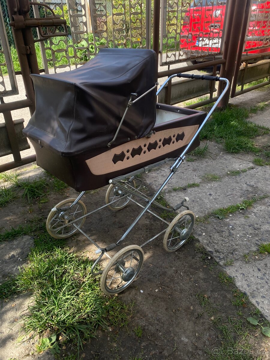 Retro kočárek pro panenky TDV Duchcov