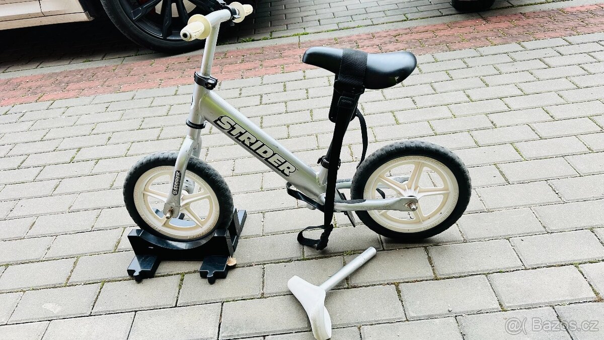 Odrážedlo Strider bike s příslušenstvím + ski set
