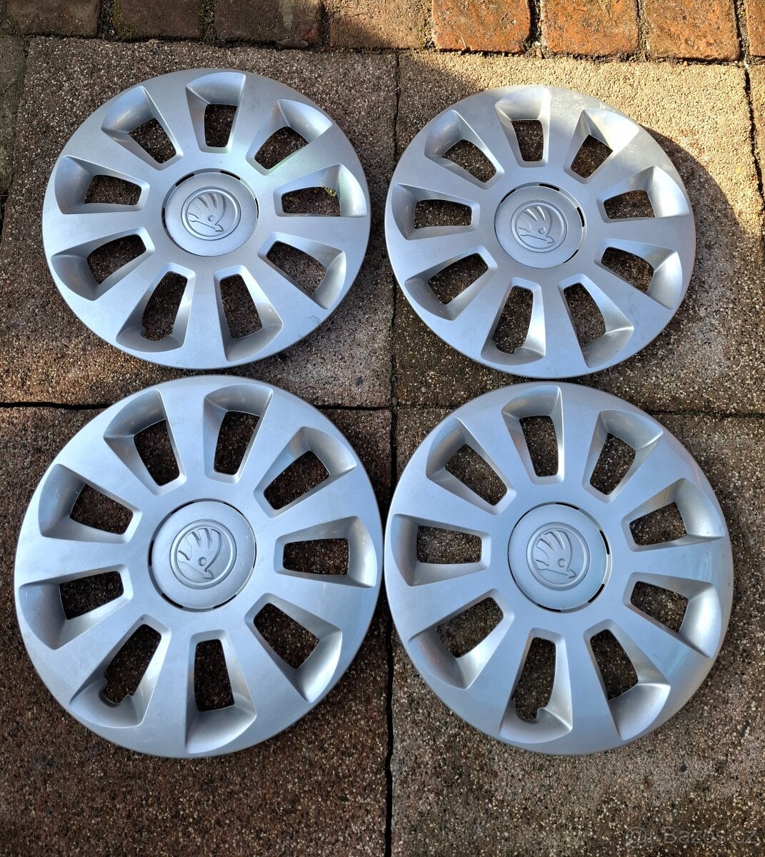 KRYTY KOL ŠKODA -- 14"