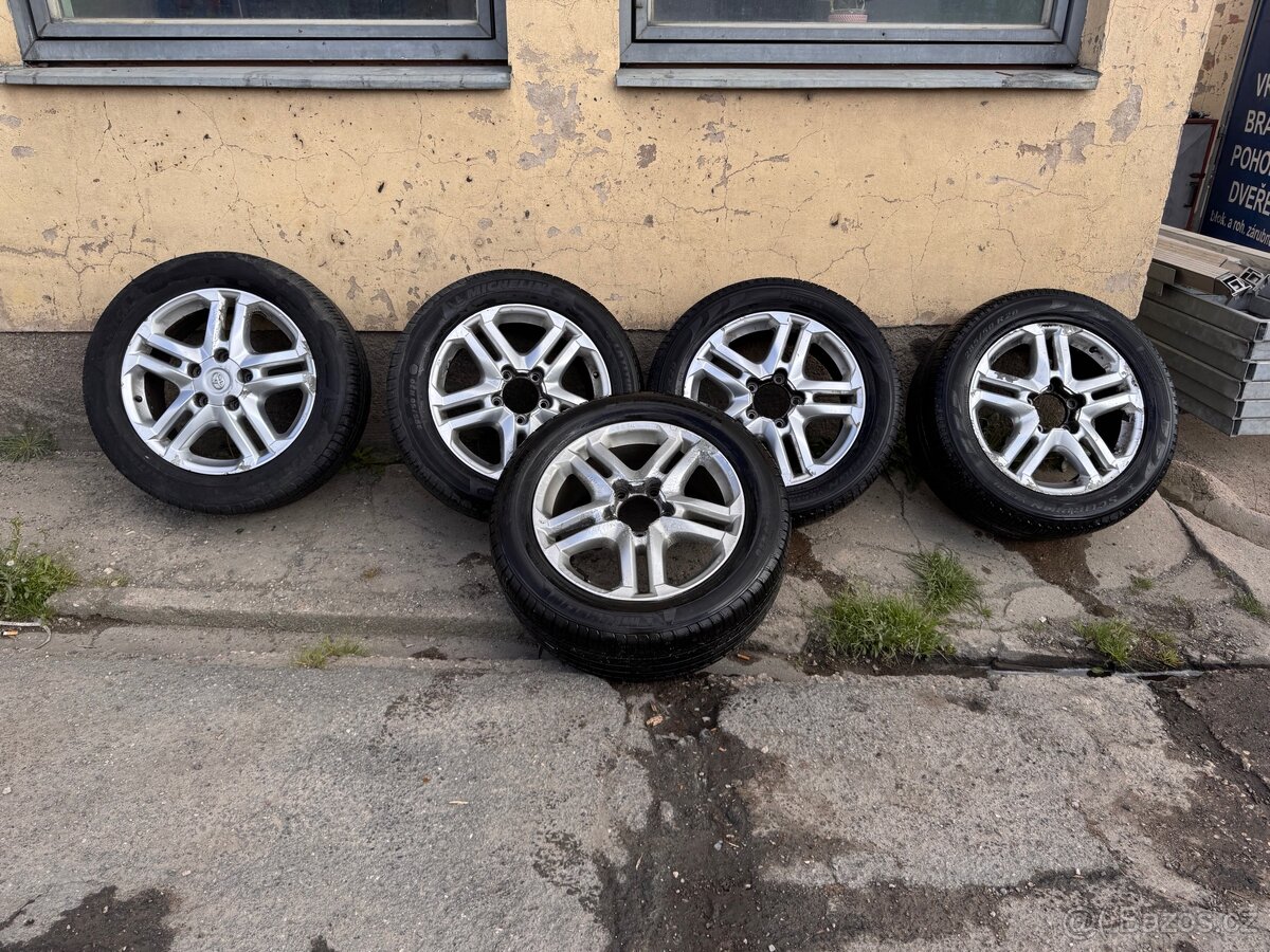 Originální kola Toyota Landcruiser 200 R20 s pneu