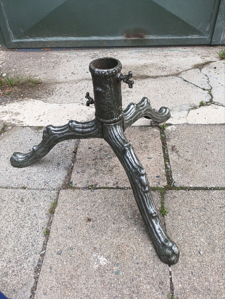 Starý stojan na stromek , XXL 50 cm.