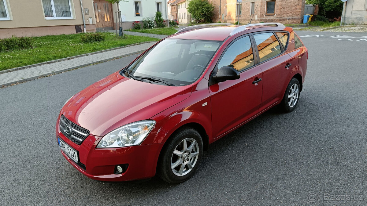 Kia Ceed kombi, LPG, tažné zařízení, velmi dobrý stav