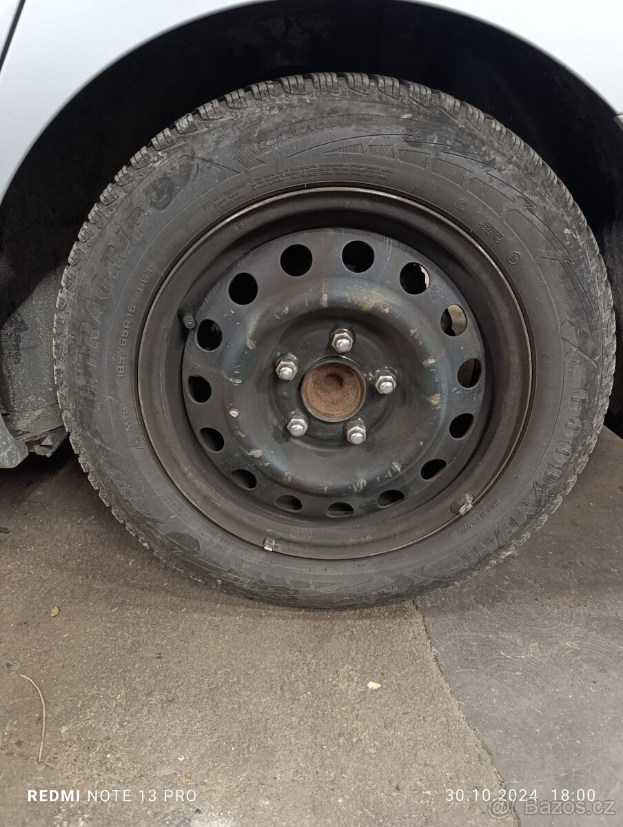 4x Zánovní letní pneumatiky BRAVURIS 185/65 R15