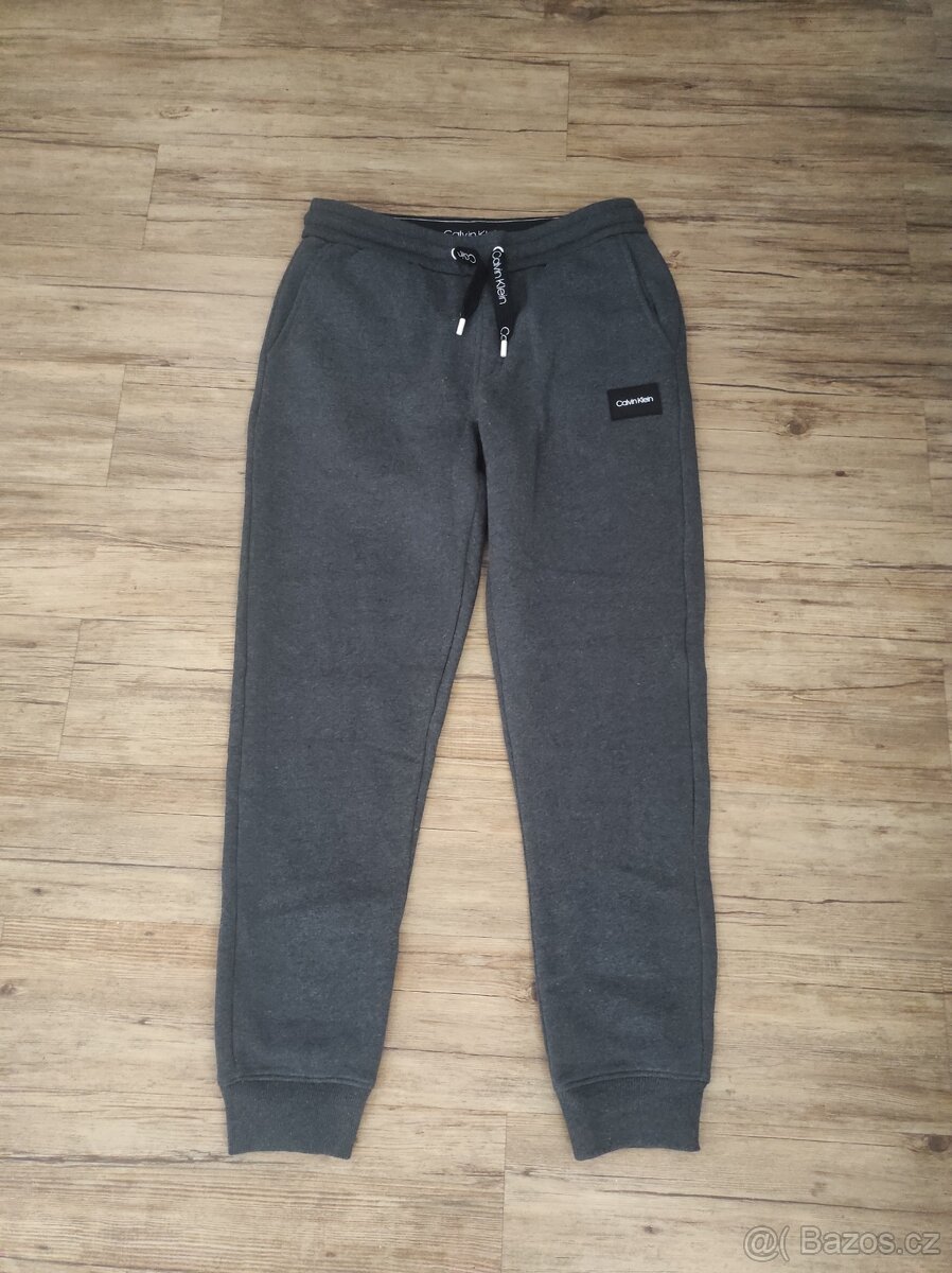 Calvin Klein tepláky
